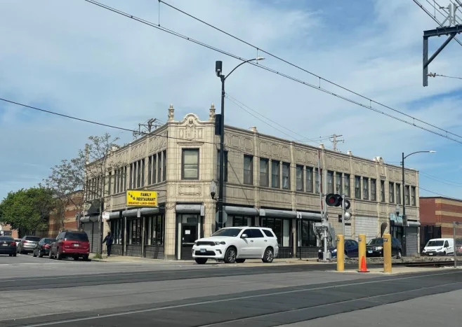 Corner mixed-use commercial building with ground-floor restaurant space in Chicago, Illinois, financed with a bridge loan
